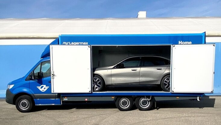 Fahrzeugtransporter seitlich offen Auto in Lkw verladen
