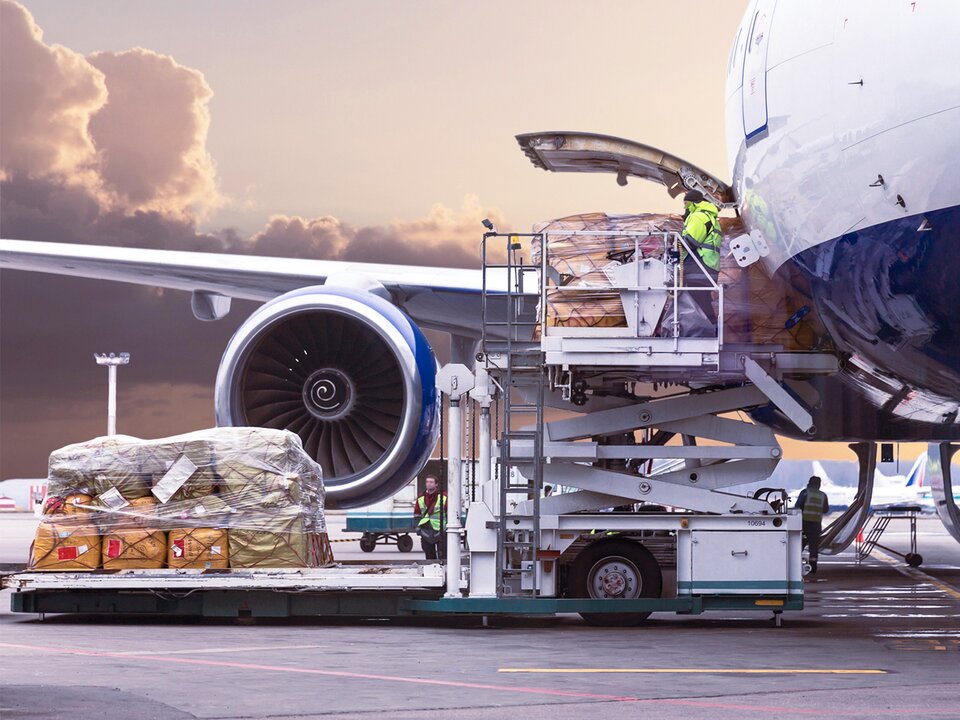 Lagermax bietet ideale Air Freight-Verbindungen und ein lückenloses Transportnetz.