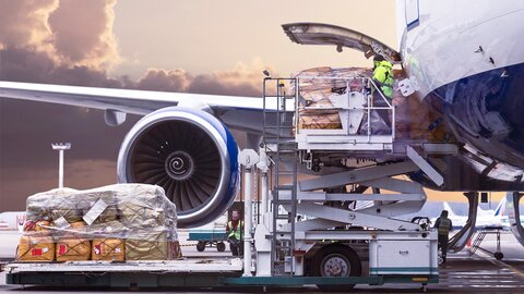 Lagermax bietet ideale Air Freight-Verbindungen und ein lückenloses Transportnetz.