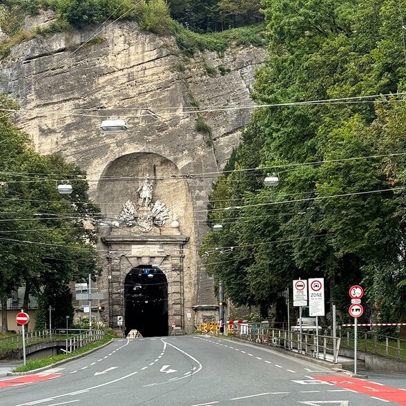 Die Durchfahrt durch das Neutor wird geperrt