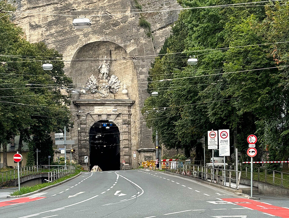 Die Durchfahrt durch das Neutor wird geperrt
