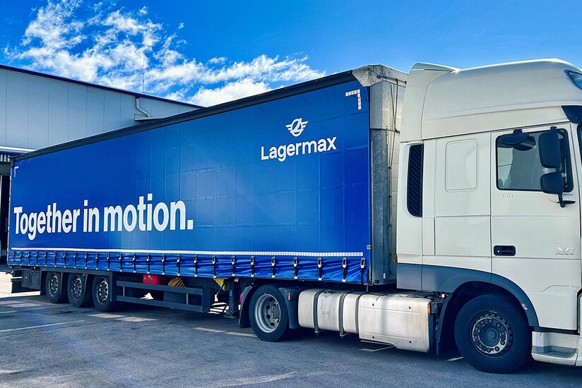 LKW-Sattelzug vor Andocktor Nahaufnahme.