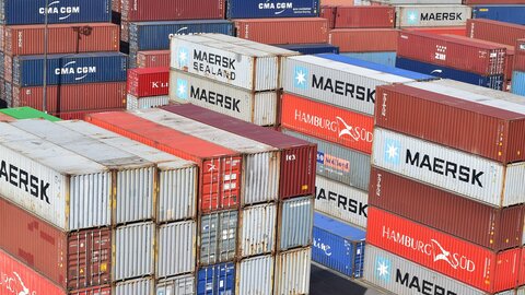Container übereinander gestapelt - Nahaufnahme.