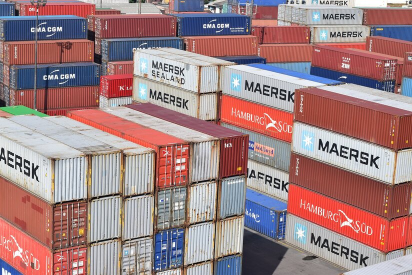 Container übereinander gestapelt - Nahaufnahme.