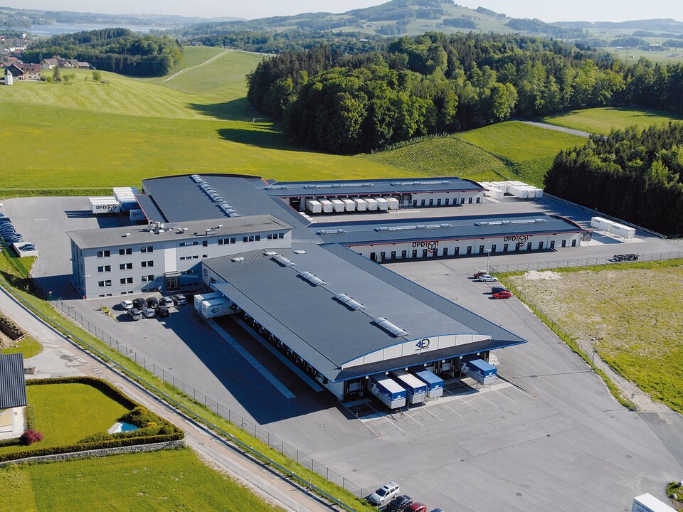 Luftaufnahme Lagermax Standort - Department AED und DPD.