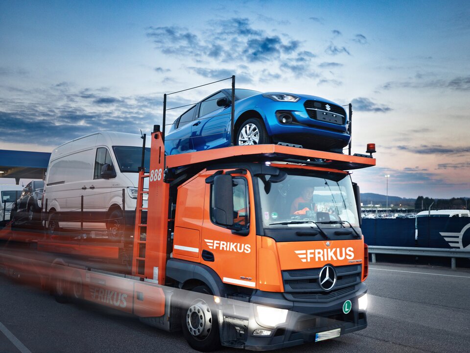 FRIKUS Lkw Autotransporter beladen dynamisch