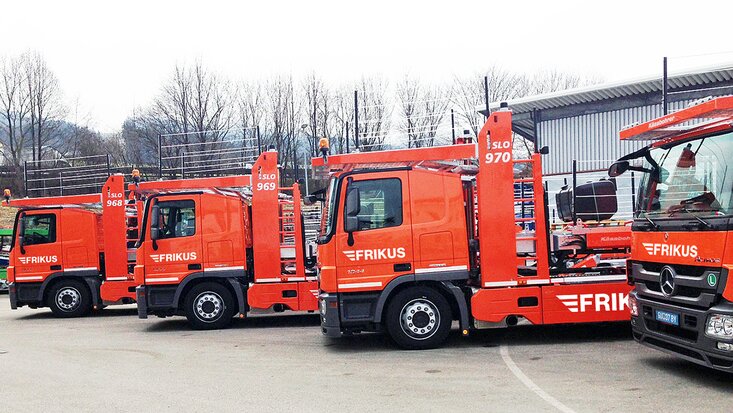 Anreihung von Autotransportern Nahaufnahme.