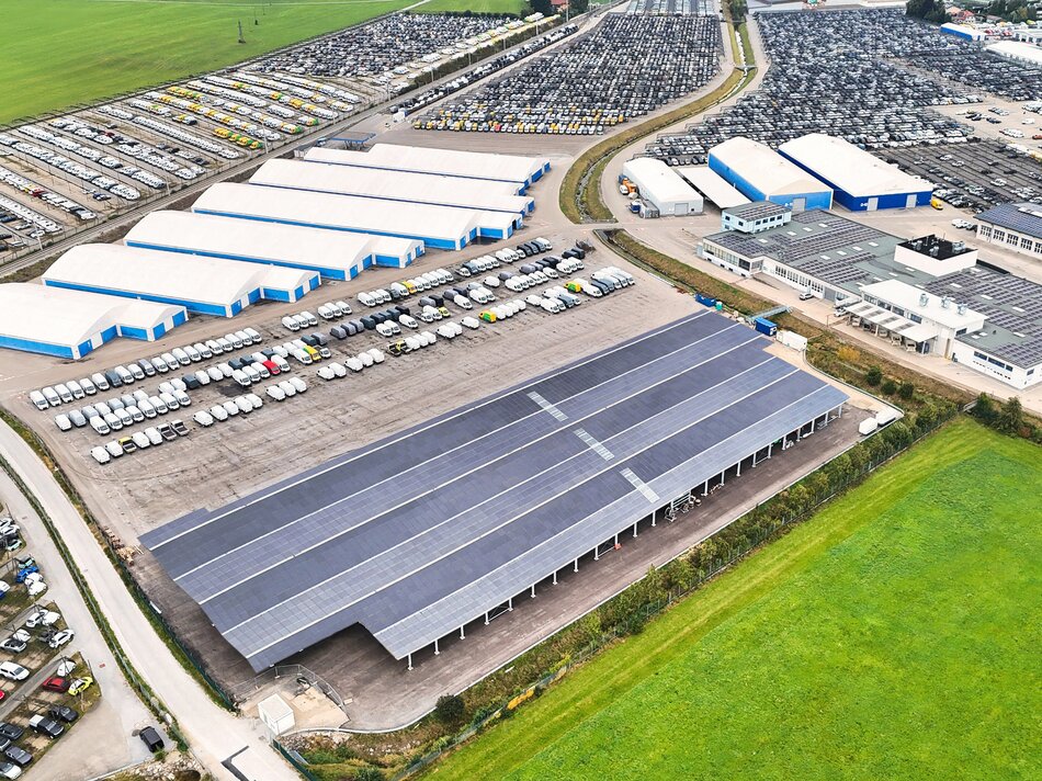 Luftaufnahme Photovoltaikanlage auf Lagermax Gelände