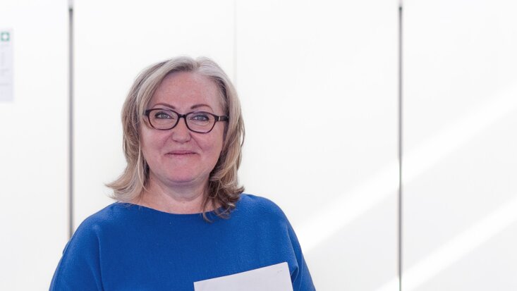 Portrait einer Lagermax-Mitarbeiterin des Empfangsbereichs